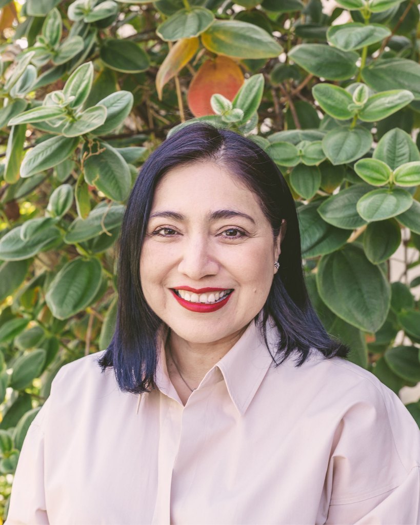 Geneva Gámez Senior Account Executive